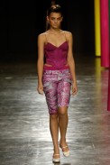 desfiles-mareunitschke-saopauloverao2006rtw-105