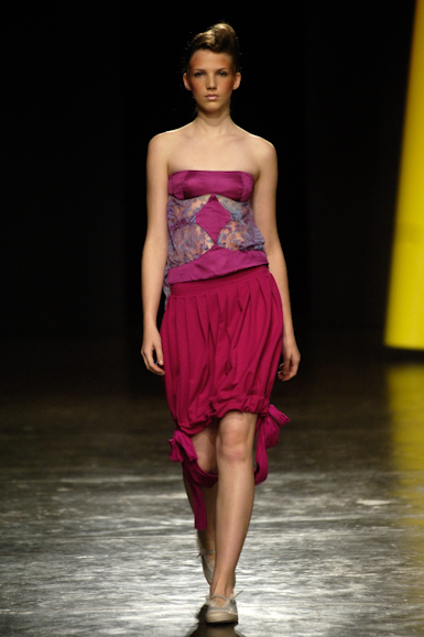 desfiles-mareunitschke-saopauloverao2006rtw-108