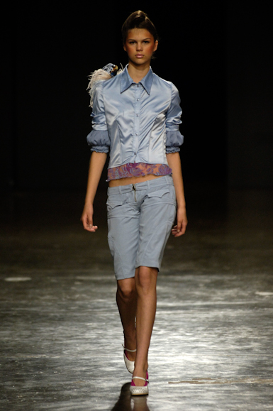 desfiles-mareunitschke-saopauloverao2006rtw-109