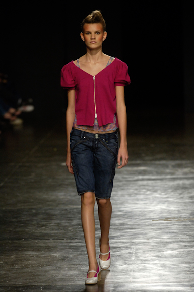 desfiles-mareunitschke-saopauloverao2006rtw-111