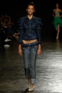 desfiles-mareunitschke-saopauloverao2006rtw-112
