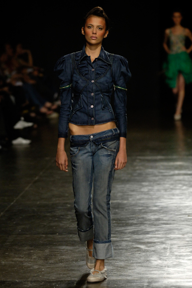 desfiles-mareunitschke-saopauloverao2006rtw-112