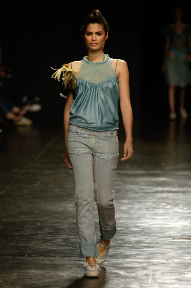 desfiles-mareunitschke-saopauloverao2006rtw-116