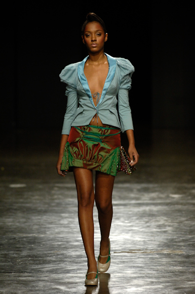 desfiles-mareunitschke-saopauloverao2006rtw-118