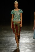 desfiles-mareunitschke-saopauloverao2006rtw-120