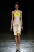 desfiles-mareunitschke-saopauloverao2006rtw-129