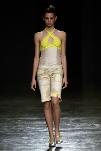 desfiles-mareunitschke-saopauloverao2006rtw-129