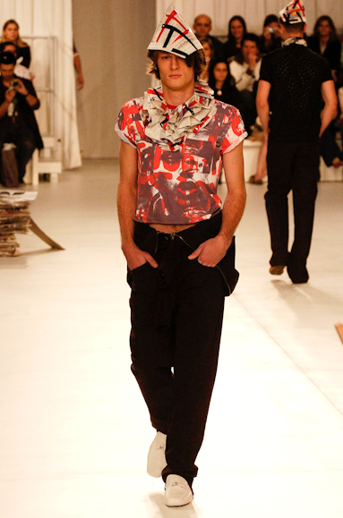 desfiles-marioqueiroz-saopauloverao2006rtw-106