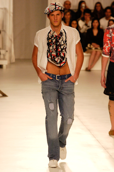 desfiles-marioqueiroz-saopauloverao2006rtw-108