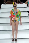 desfiles-neon-saopauloverao2006rtw-113