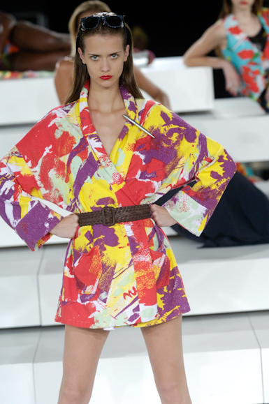 desfiles-neon-saopauloverao2006rtw-124