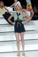 desfiles-neon-saopauloverao2006rtw-125