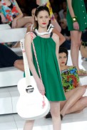 desfiles-neon-saopauloverao2006rtw-133