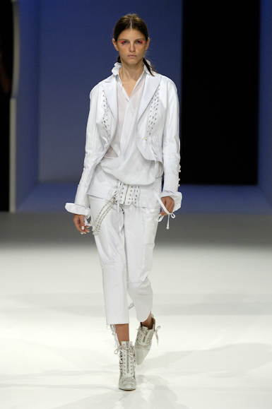 desfiles-reinaldolourenco-saopauloverao2006rtw-100