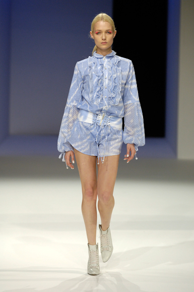 desfiles-reinaldolourenco-saopauloverao2006rtw-105