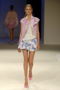 desfiles-reinaldolourenco-saopauloverao2006rtw-110