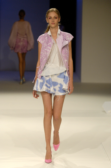 desfiles-reinaldolourenco-saopauloverao2006rtw-110