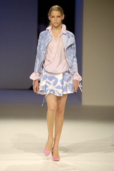 desfiles-reinaldolourenco-saopauloverao2006rtw-112