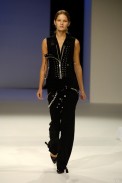 desfiles-reinaldolourenco-saopauloverao2006rtw-113