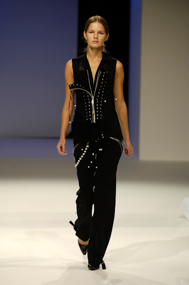 desfiles-reinaldolourenco-saopauloverao2006rtw-113