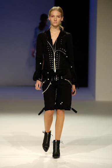 desfiles-reinaldolourenco-saopauloverao2006rtw-114