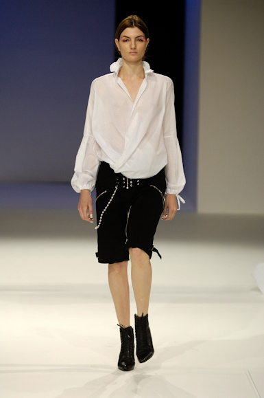 desfiles-reinaldolourenco-saopauloverao2006rtw-116