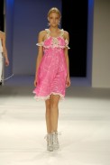 desfiles-reinaldolourenco-saopauloverao2006rtw-124