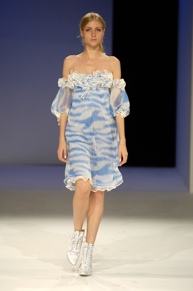 desfiles-reinaldolourenco-saopauloverao2006rtw-126