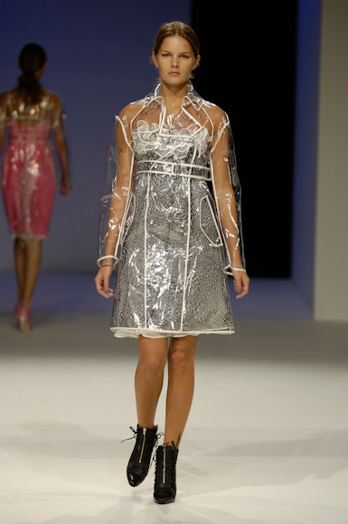 desfiles-reinaldolourenco-saopauloverao2006rtw-133