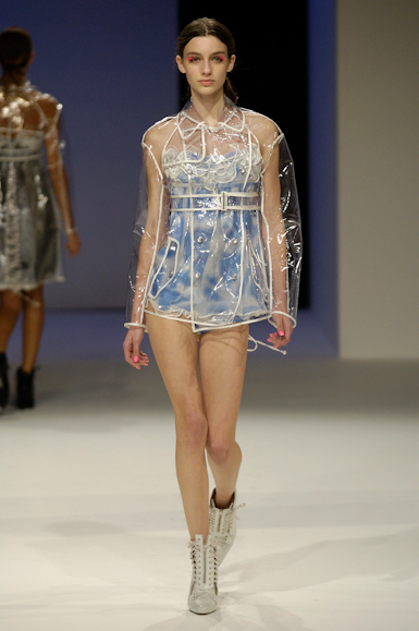 desfiles-reinaldolourenco-saopauloverao2006rtw-134