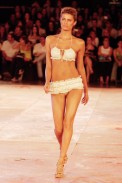 desfiles-rosacha-saopauloverao2006rtw-100