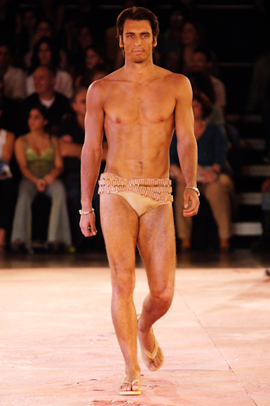 desfiles-rosacha-saopauloverao2006rtw-109