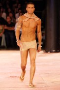 desfiles-rosacha-saopauloverao2006rtw-112