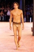 desfiles-rosacha-saopauloverao2006rtw-132