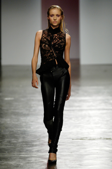 desfiles-samuelcirnasck-saopauloverao2006rtw-101