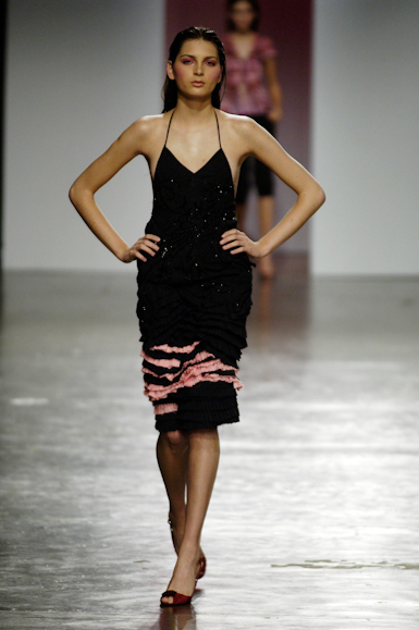 desfiles-samuelcirnasck-saopauloverao2006rtw-107