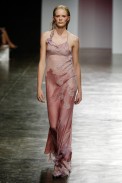 desfiles-samuelcirnasck-saopauloverao2006rtw-120