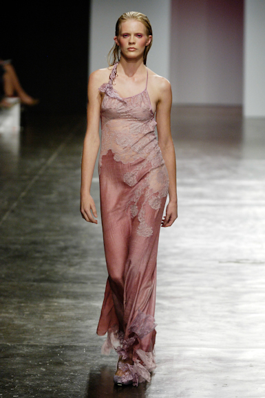 desfiles-samuelcirnasck-saopauloverao2006rtw-120