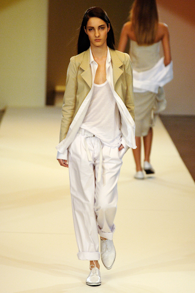 desfiles-uma-saopauloverao2006rtw-103