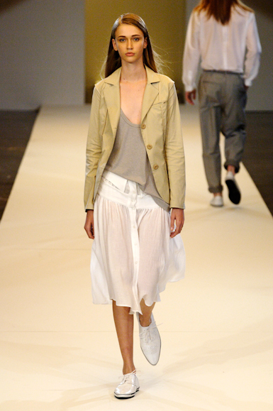 desfiles-uma-saopauloverao2006rtw-107