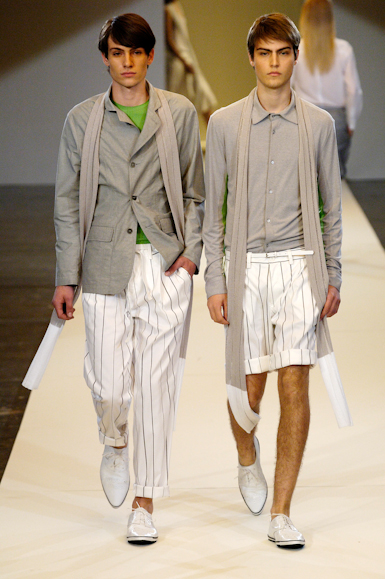 desfiles-uma-saopauloverao2006rtw-113