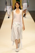 desfiles-uma-saopauloverao2006rtw-114