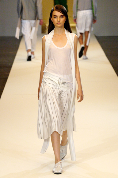 desfiles-uma-saopauloverao2006rtw-114