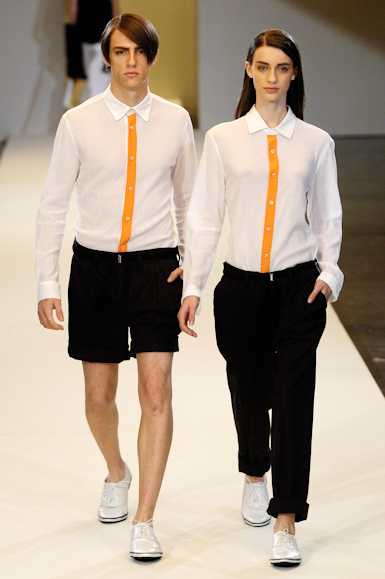 desfiles-uma-saopauloverao2006rtw-118