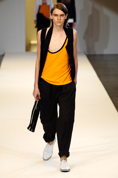 desfiles-uma-saopauloverao2006rtw-124