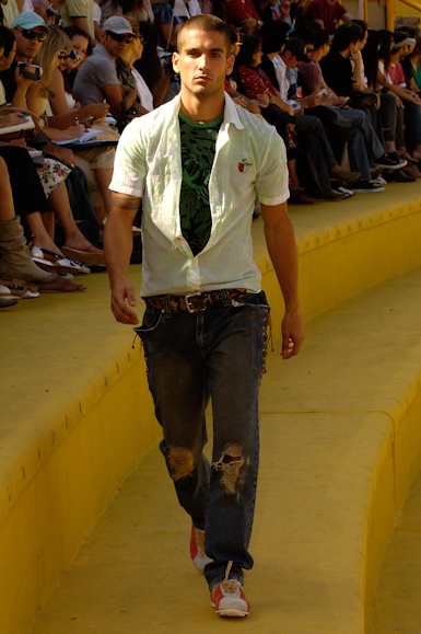 desfiles-vrom-saopauloverao2006rtw-130