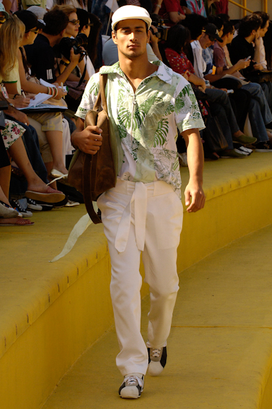 desfiles-vrom-saopauloverao2006rtw-140