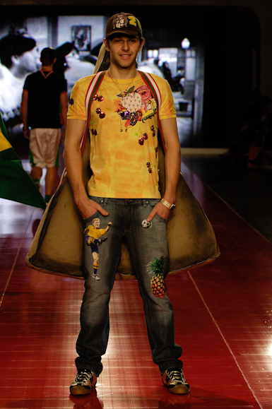 desfiles-zapping-saopauloverao2006rtw-124
