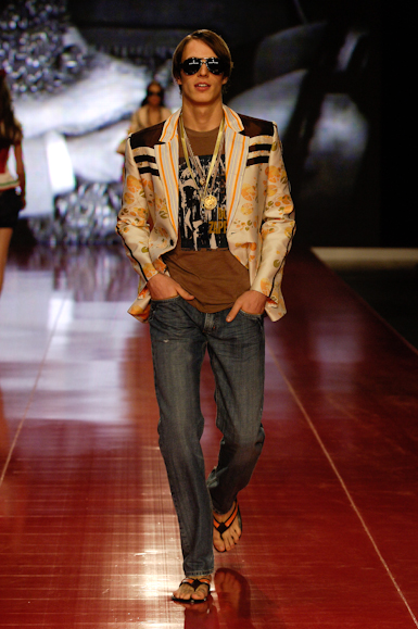 desfiles-zapping-saopauloverao2006rtw-126