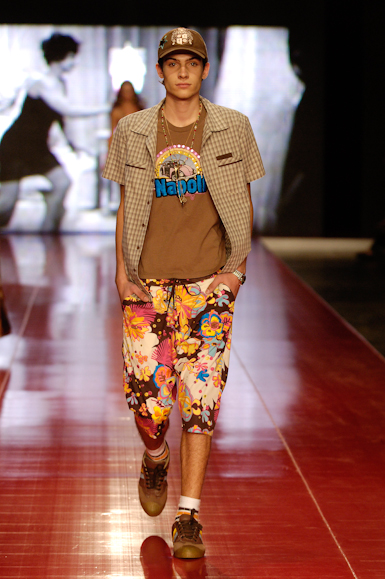 desfiles-zapping-saopauloverao2006rtw-139